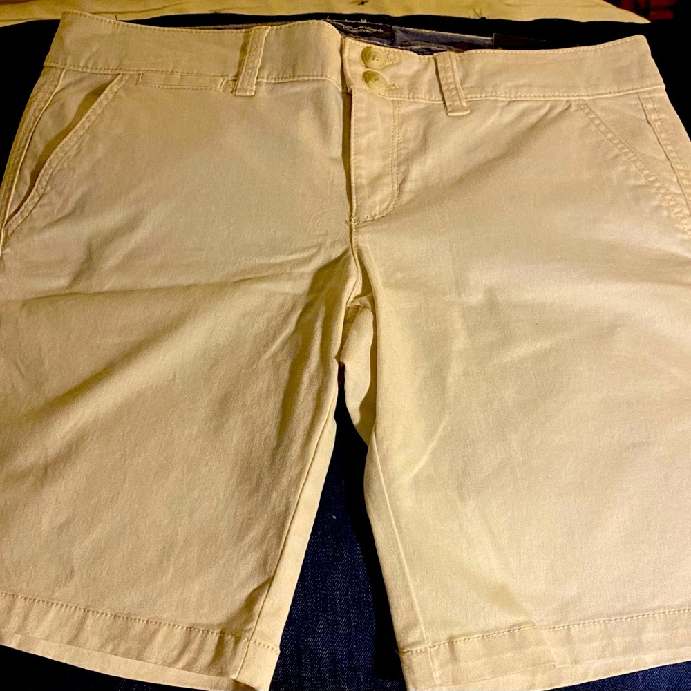 American Eagle Outfitters Khaki Bermuda shorts size 8, new with tags.